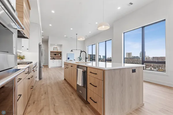 $798,000 | 505 Oak Street North, Unit 501, Fargo, ND 58102