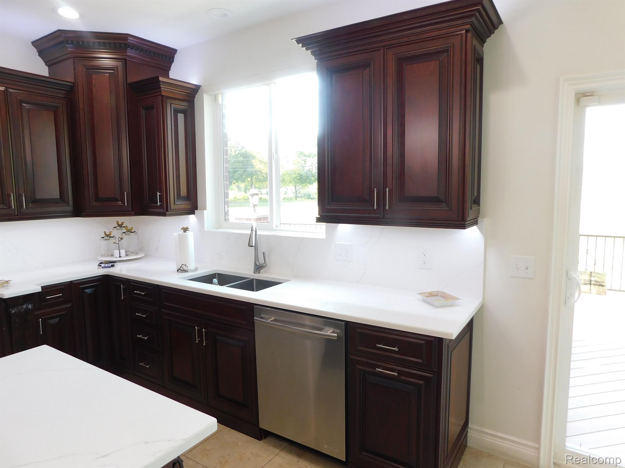 966 Monterey Ln. Rochester, MI 48307 - Photo 48 of 79 Gallery Image 48