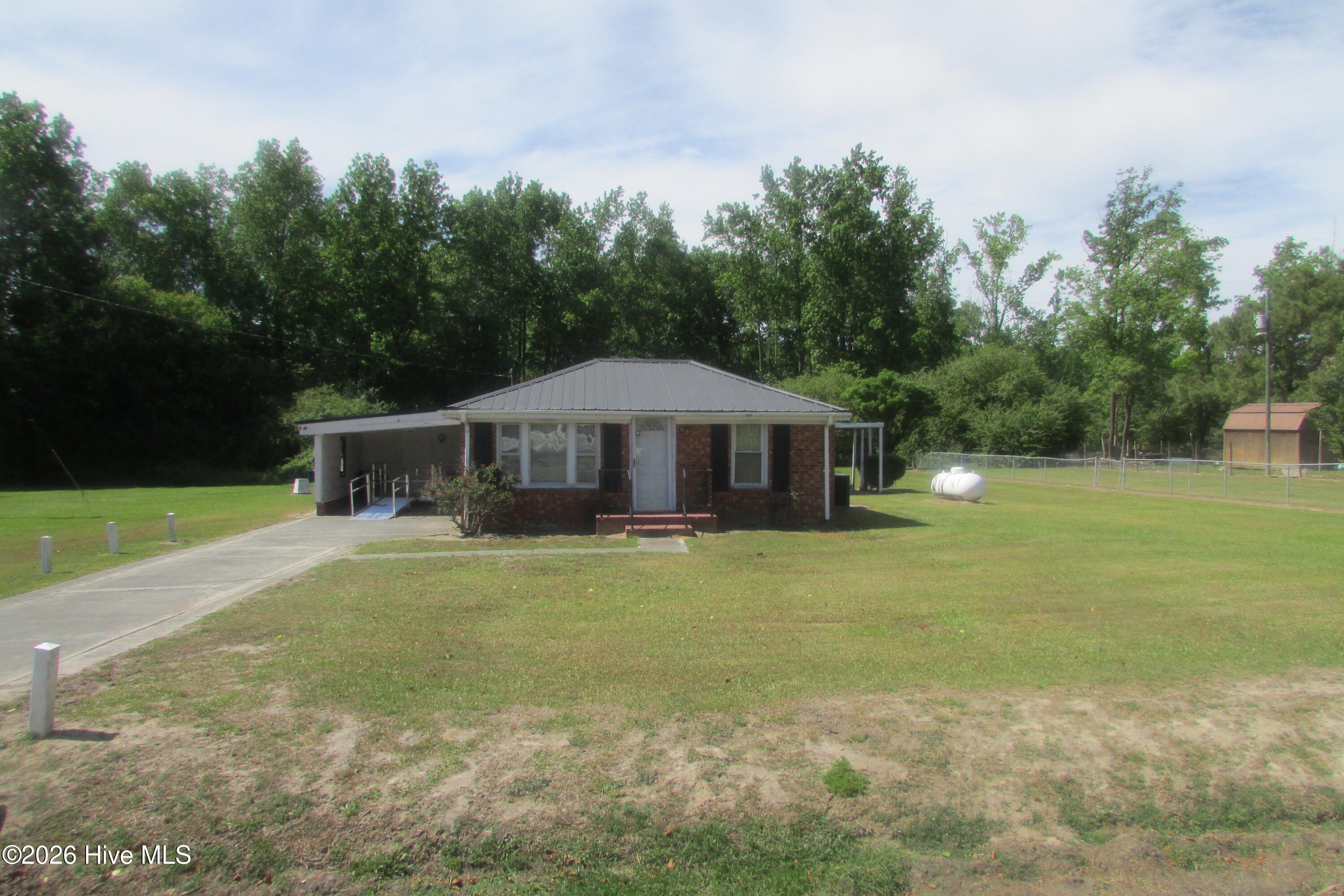 186 Rainbow Road Warsaw, NC 28398 - Photo 2 of 7 IMG_4985