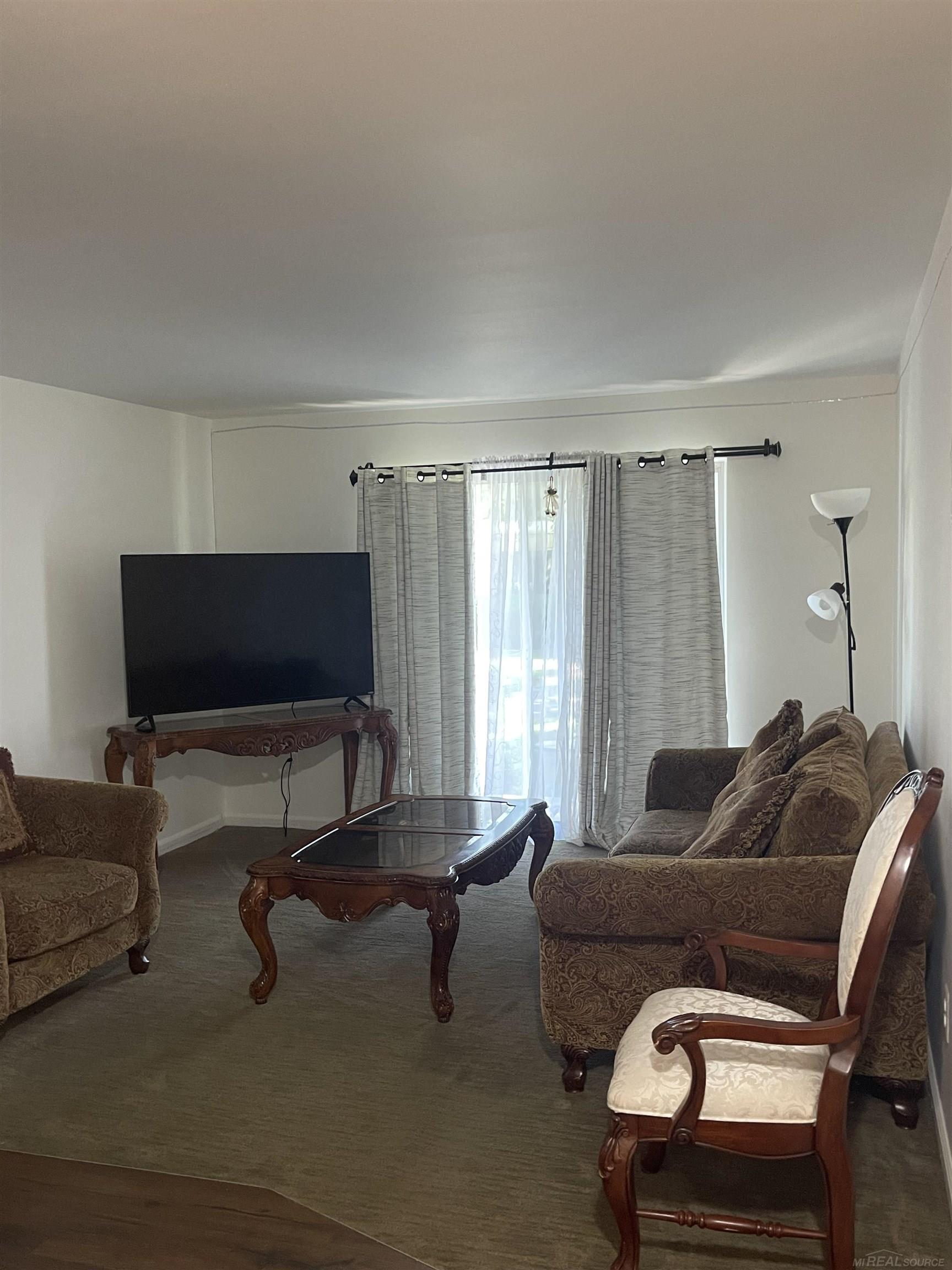 29173 Hayes Road, Unit B 18 Warren, MI 48088 - Photo 5 of 20