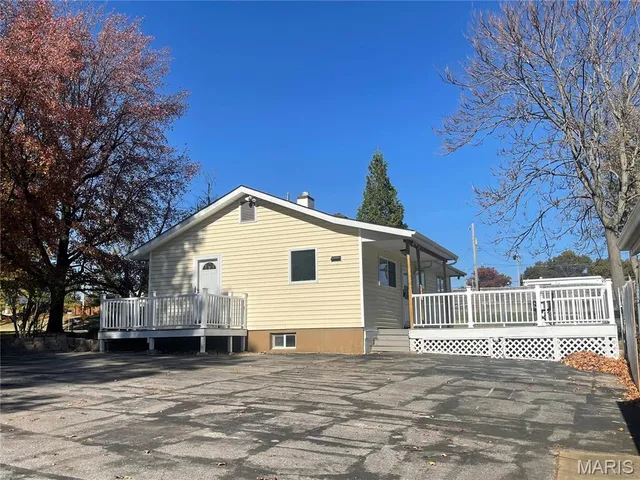 $279,950 | 13 East Meadow Lane, Ellisville, MO 63021