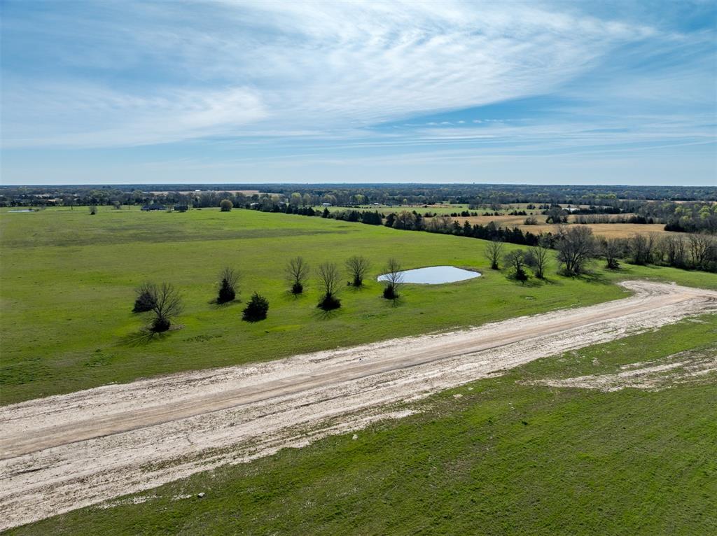 275 Private Road Paris, TX 75460 - Photo 2 of 8 a view of a city