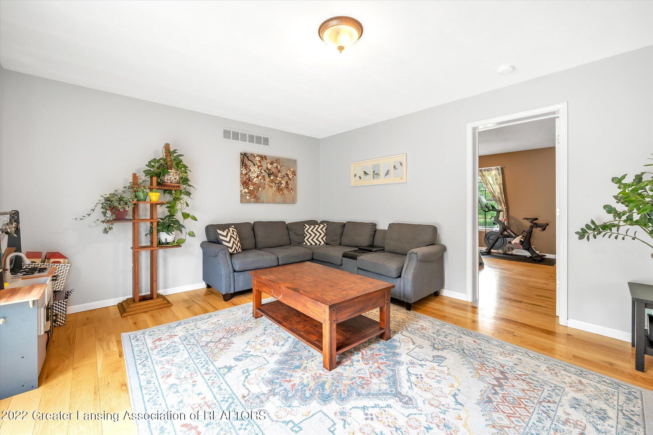 4182 Wright Road Leslie, MI 49251 - Photo 15 of 47 Family Room