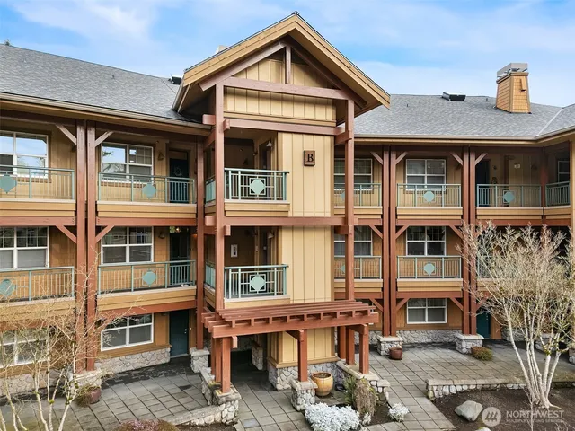 $585,000 | 1000 Cabin Creek Lane Southwest, Unit B204, Issaquah, WA 98027