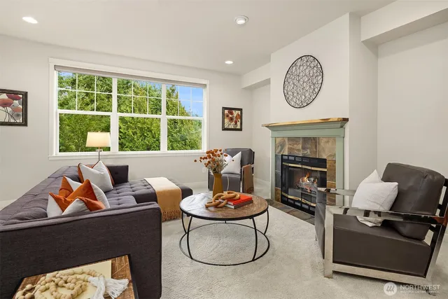 $585,000 | 1000 Cabin Creek Lane Southwest, Unit B204, Issaquah, WA 98027