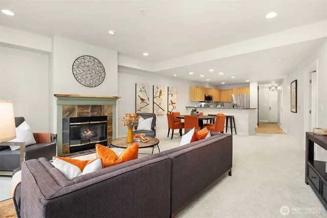 $585,000 | 1000 Cabin Creek Lane Southwest, Unit B204, Issaquah, WA 98027