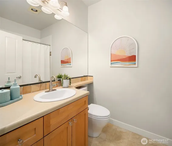 $585,000 | 1000 Cabin Creek Lane Southwest, Unit B204, Issaquah, WA 98027