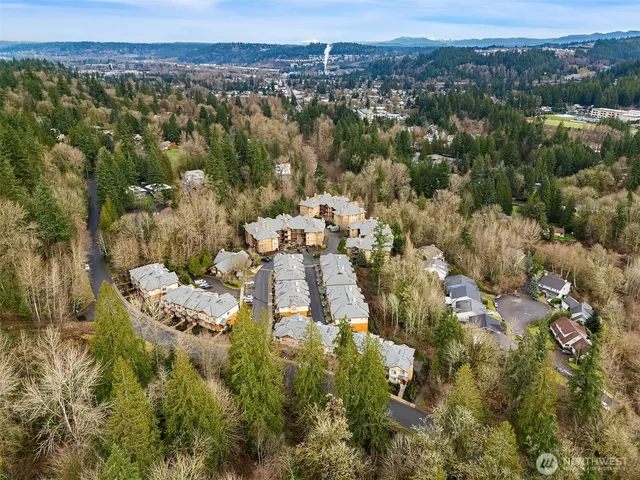 $585,000 | 1000 Cabin Creek Lane Southwest, Unit B204, Issaquah, WA 98027