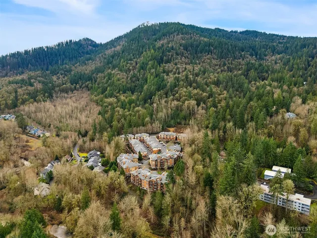 $585,000 | 1000 Cabin Creek Lane Southwest, Unit B204, Issaquah, WA 98027