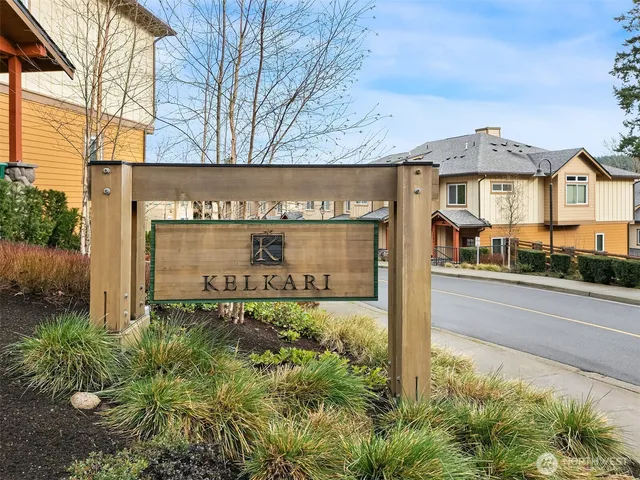 $585,000 | 1000 Cabin Creek Lane Southwest, Unit B204, Issaquah, WA 98027