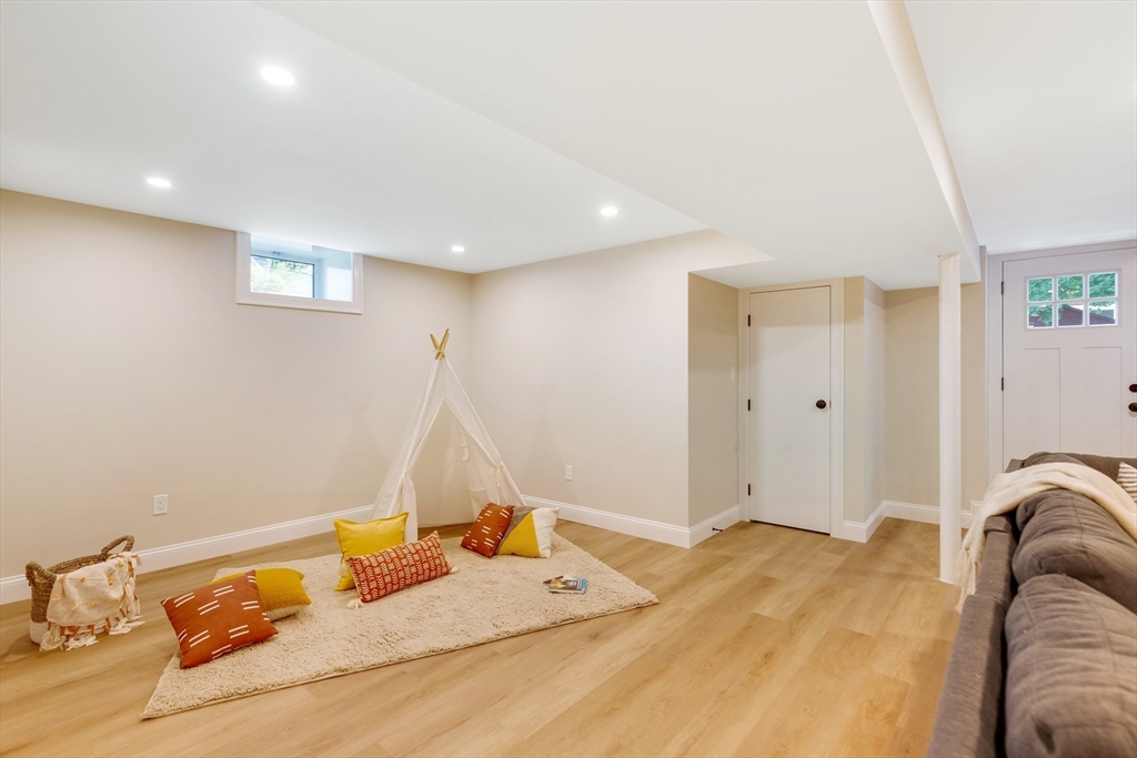135 Linden Road Melrose, MA 02176 - Photo 21 of 27 Gallery Image 21