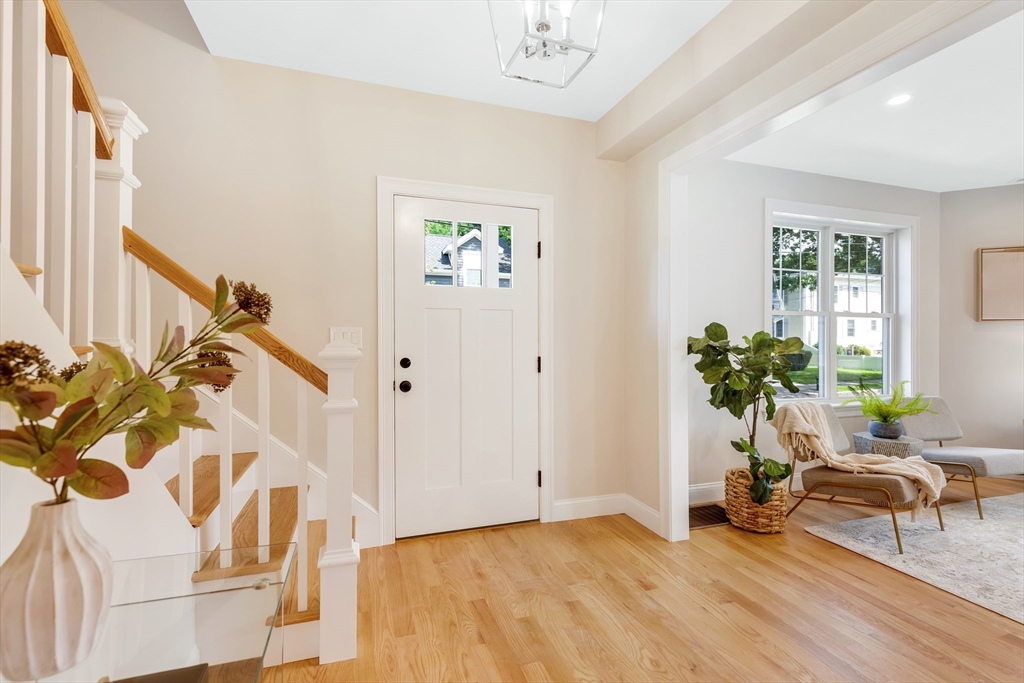 135 Linden Road Melrose, MA 02176 - Photo 3 of 27 Gallery Image 3