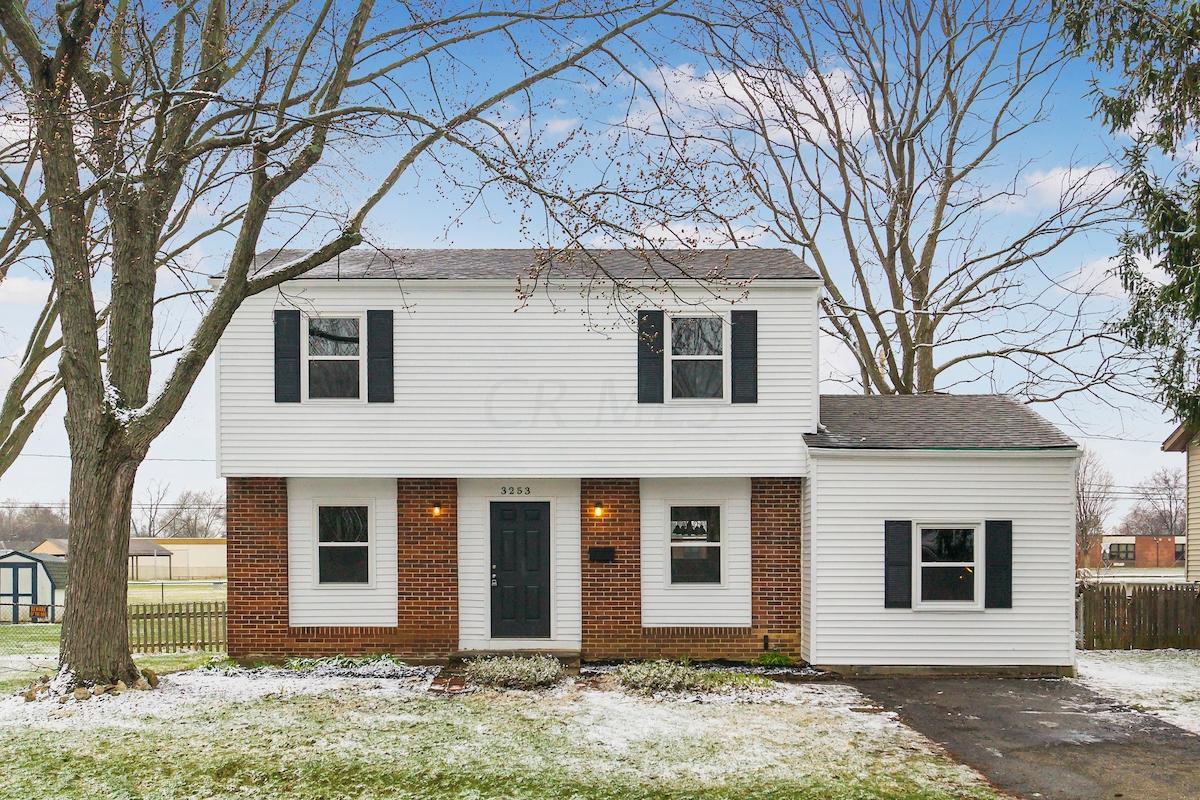 3253 Sundale Road Columbus, OH 43232 - Photo 1 of 26 Gallery Image 1