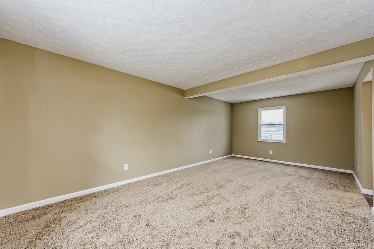 3253 Sundale Road Columbus, OH 43232 - Photo 3 of 26 Gallery Image 3