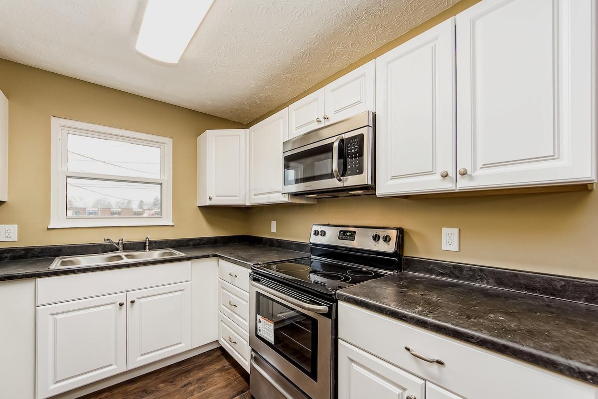 3253 Sundale Road Columbus, OH 43232 - Photo 8 of 26 Gallery Image 8