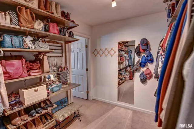 $245,000 | 3830 Lake Drive, Taylorville, IL 62568