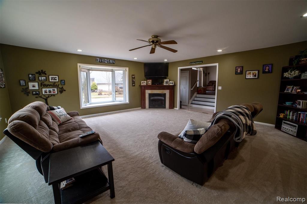 42262 Park Ridge Road Novi, MI 48375 - Photo 8 of 37