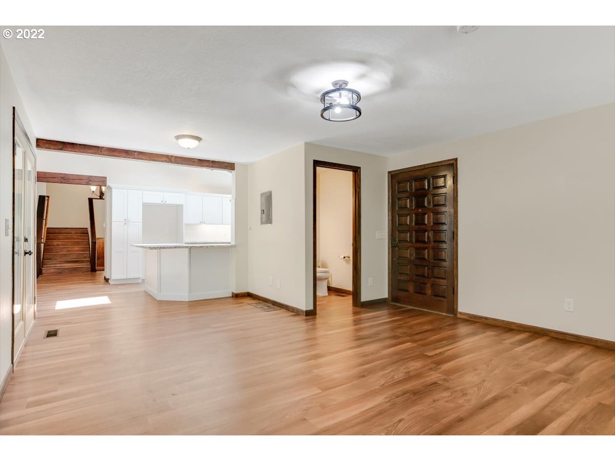 16341 South Moore Road Oregon City, OR 97045 - Photo 12 of 32