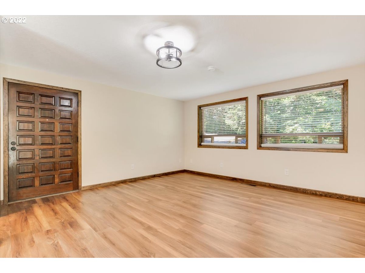 16341 South Moore Road Oregon City, OR 97045 - Photo 17 of 32