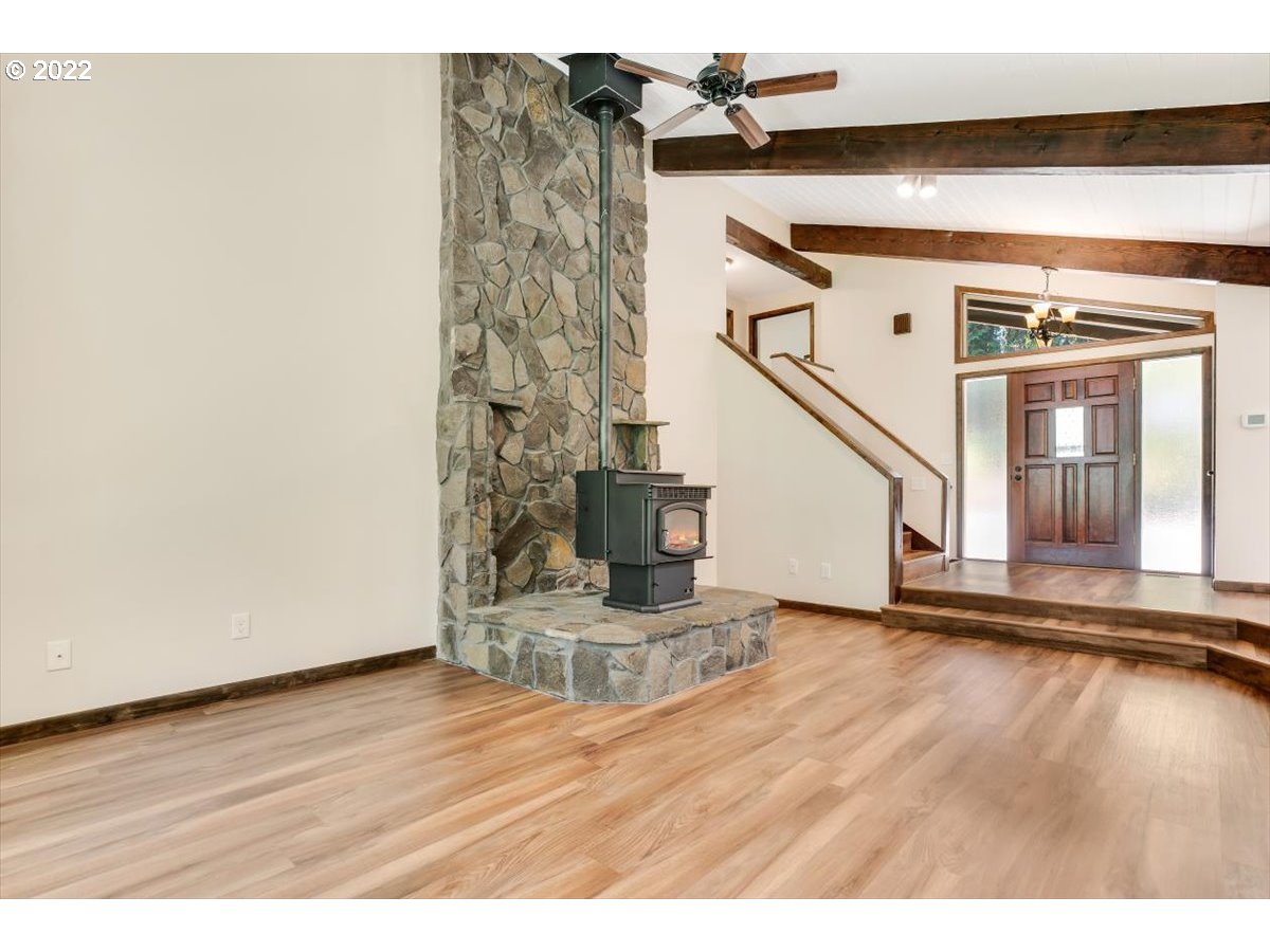 16341 South Moore Road Oregon City, OR 97045 - Photo 8 of 32