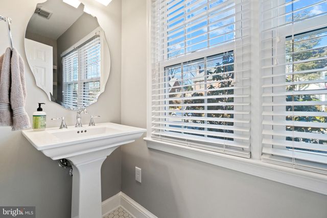 $1,436,000 | 2319 South Inge Street, Arlington, VA 22202