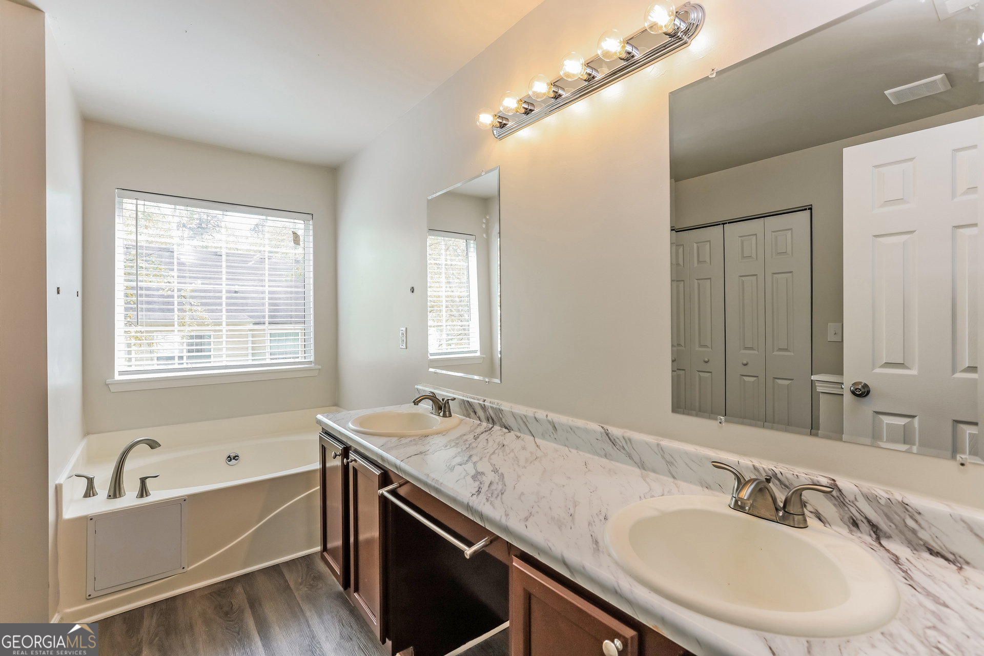 2804 Crest Ridge Way Southwest Marietta, GA 30060 - Photo 9 of 17