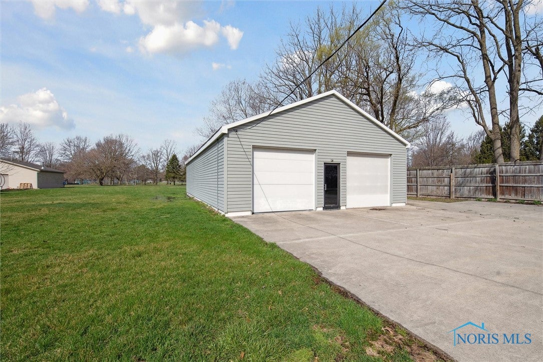 371 Canal Road Waterville, OH 43566 - Photo 8 of 36 Gallery Image 8