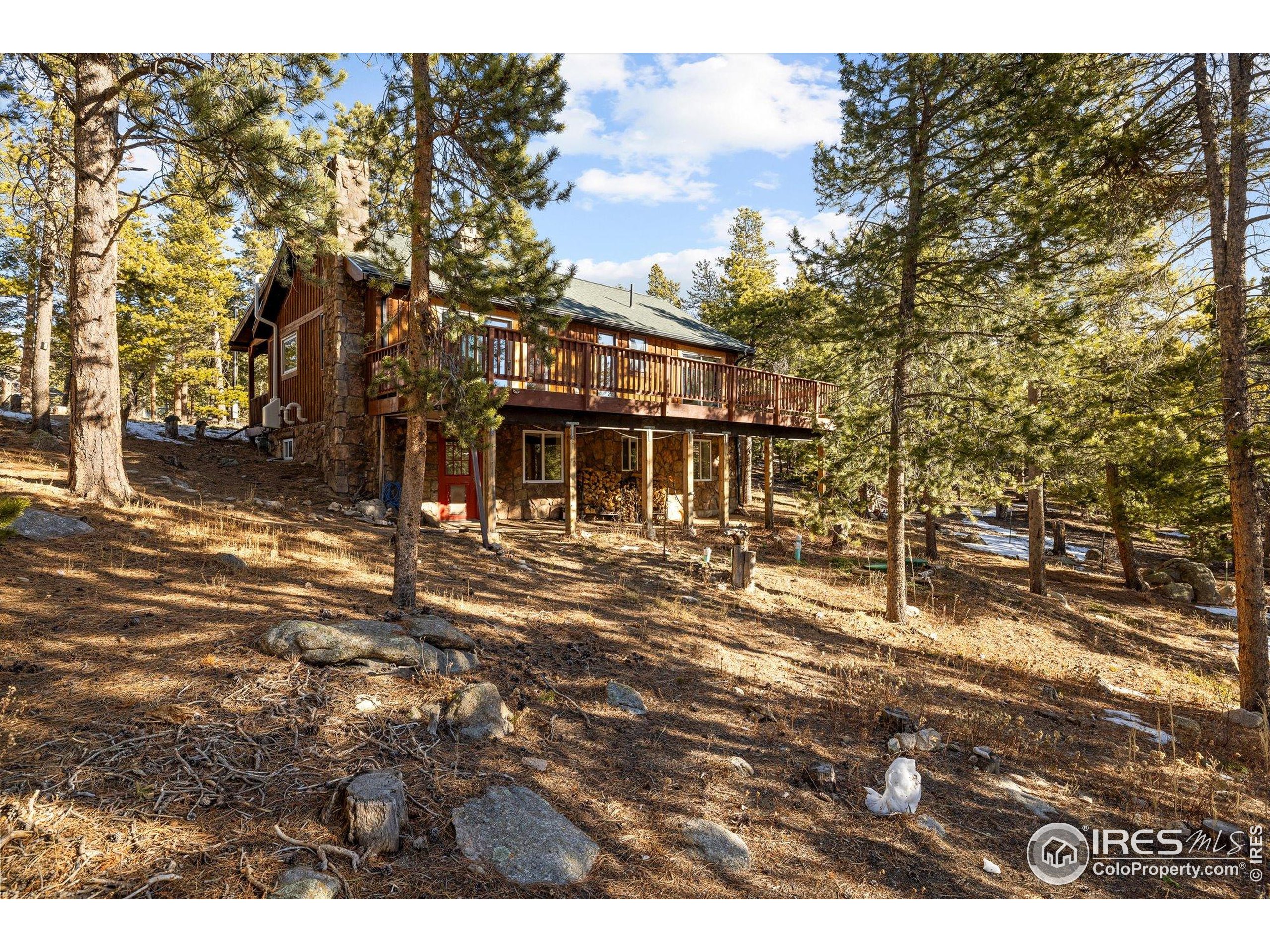 246 Rudi Lane West Golden, CO 80403 - Photo 28 of 48 a view of a large building