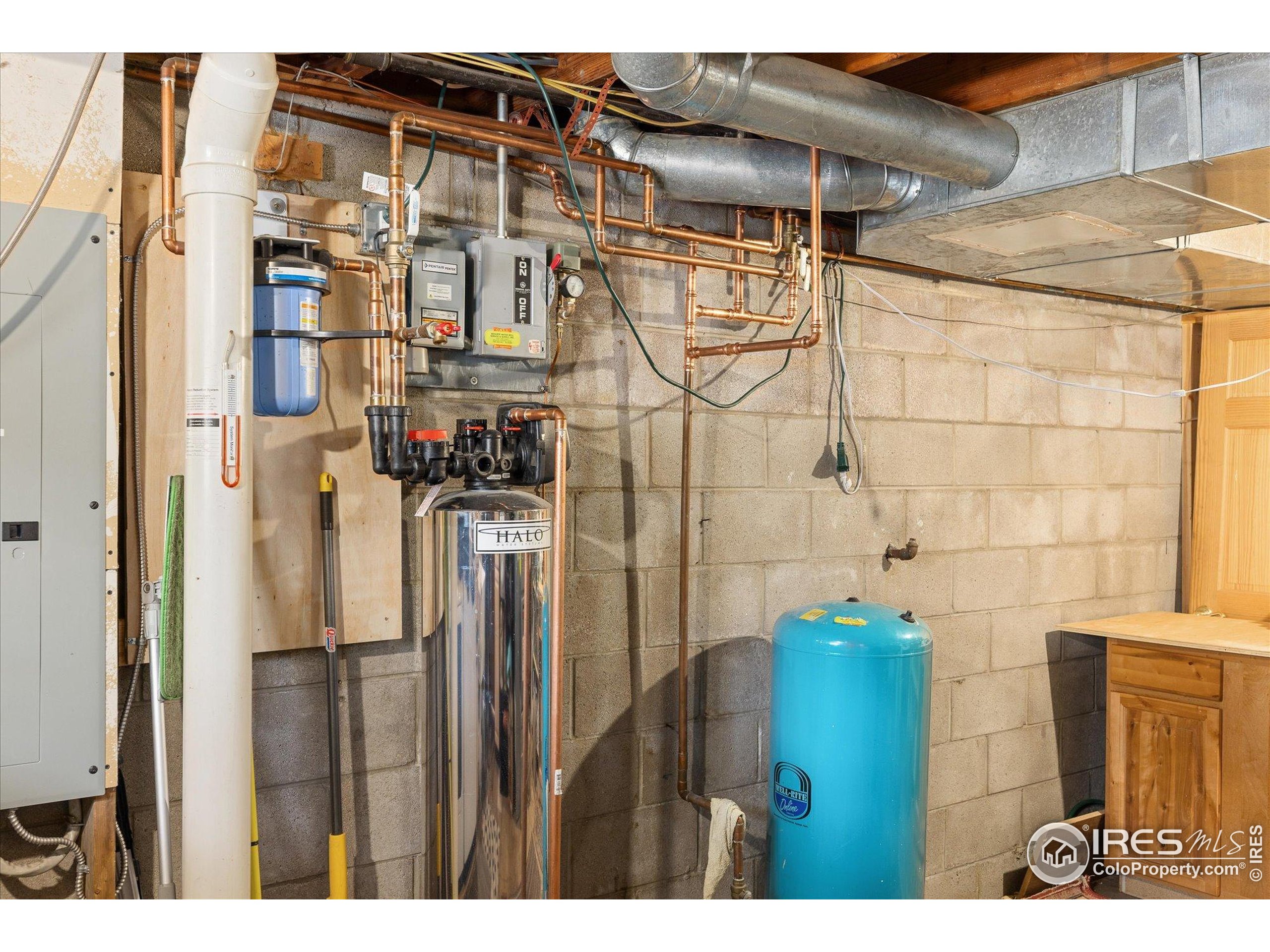 246 Rudi Lane West Golden, CO 80403 - Photo 44 of 48 a view of a bathroom with shower