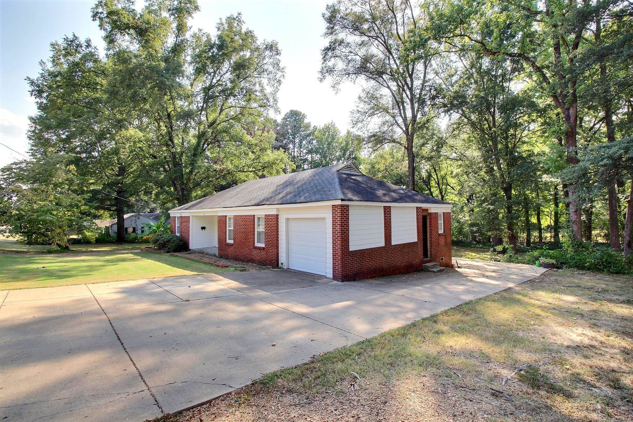 487 South Center Street Collierville, TN 38017 - Photo 3 of 25