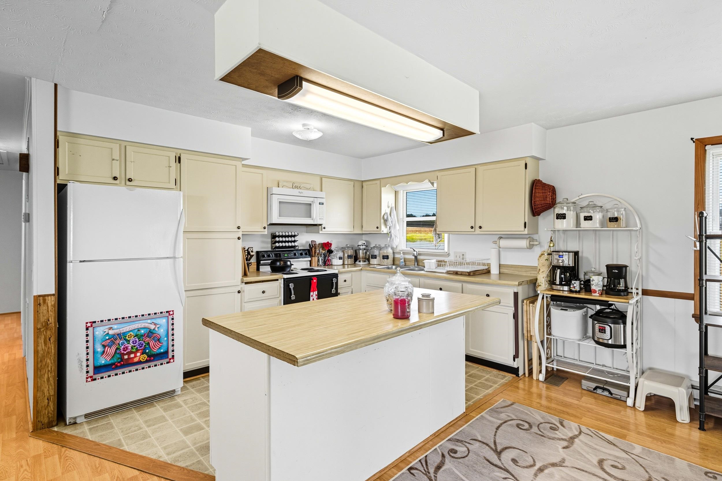 9108 Nazarene Church Road Bridgewater, VA 22812 - Photo 2 of 72 Kitchen