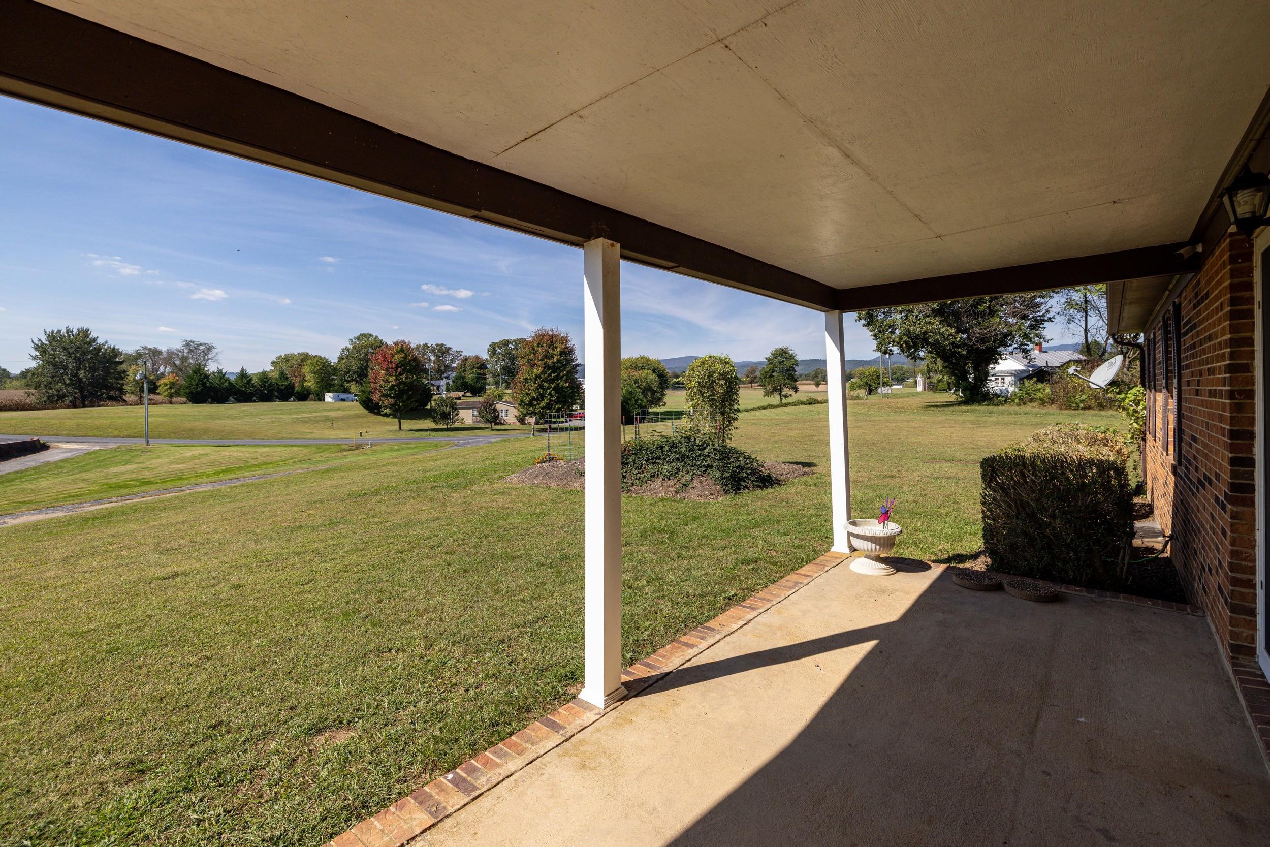 9108 Nazarene Church Road Bridgewater, VA 22812 - Photo 35 of 72 a view of a room