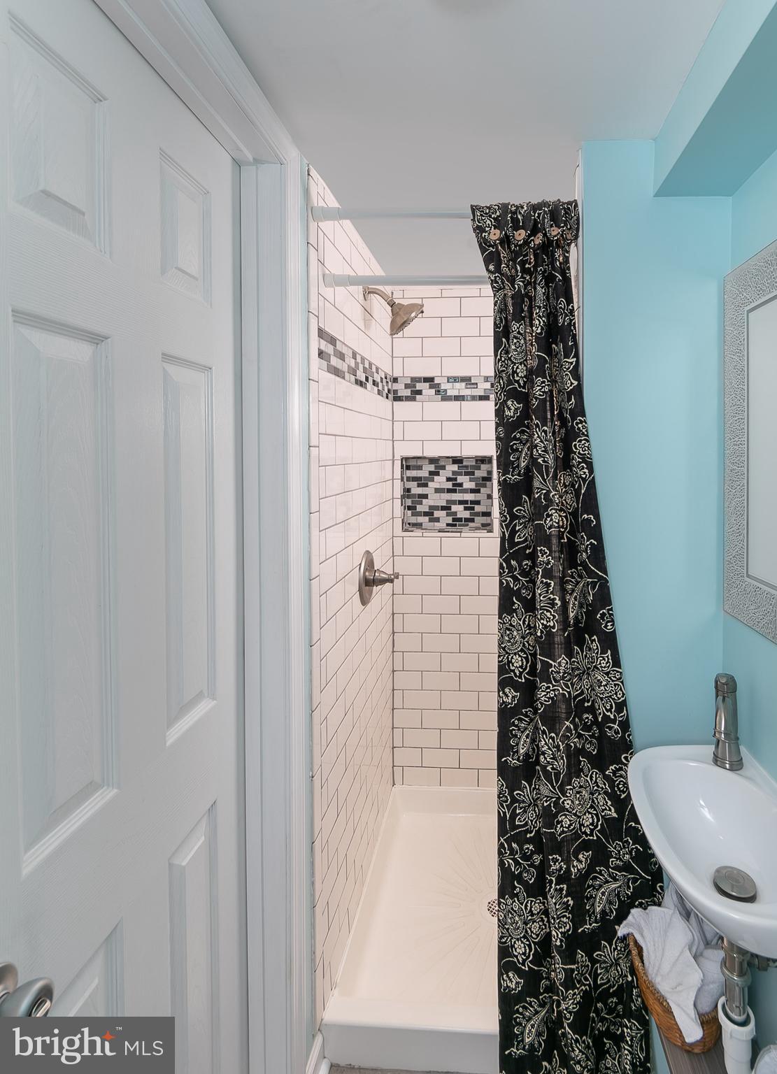 2111 Searles Road Baltimore, MD 21222 - Photo 31 of 32 Full Bathroom 2