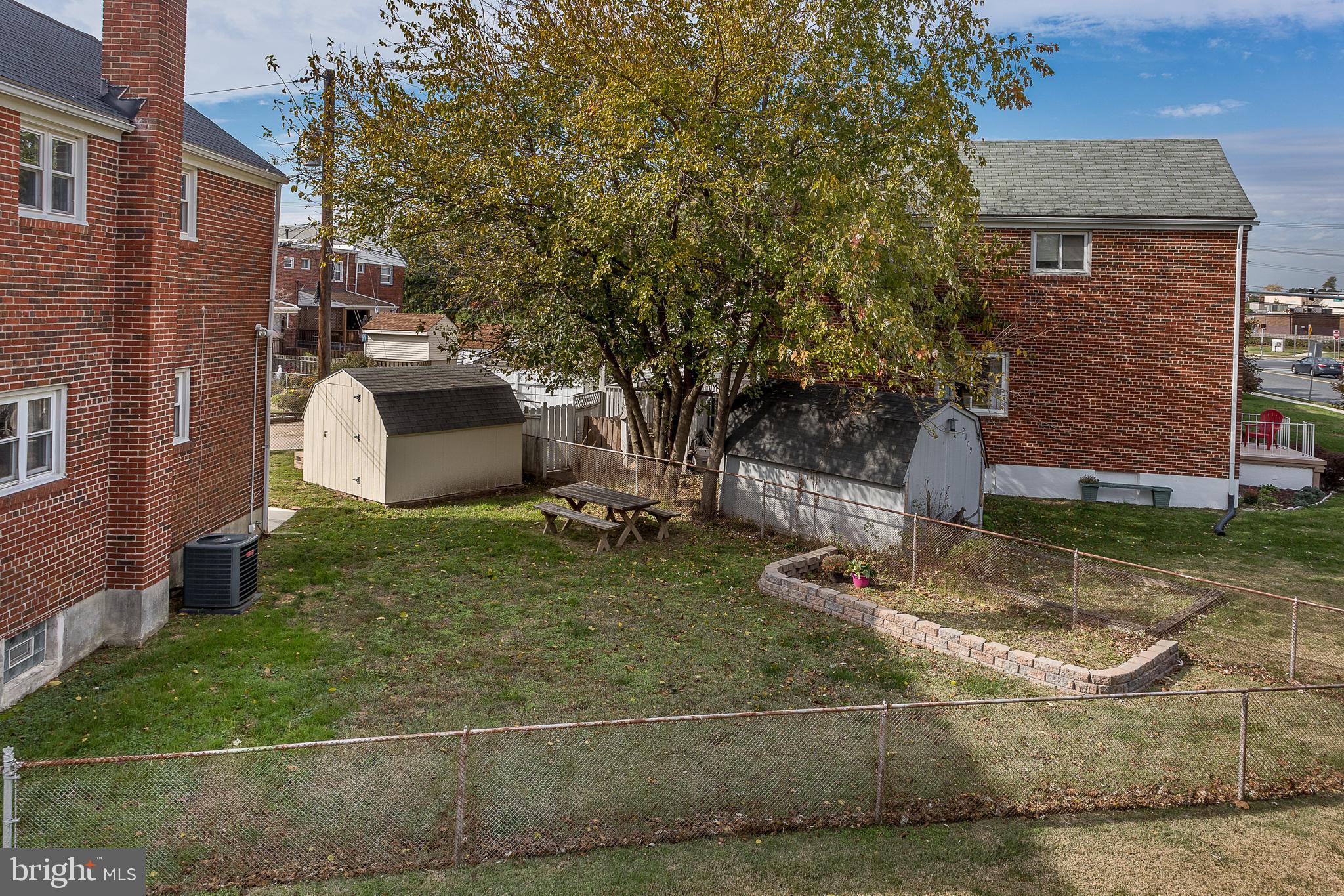 2111 Searles Road Baltimore, MD 21222 - Photo 5 of 32 Large Yard