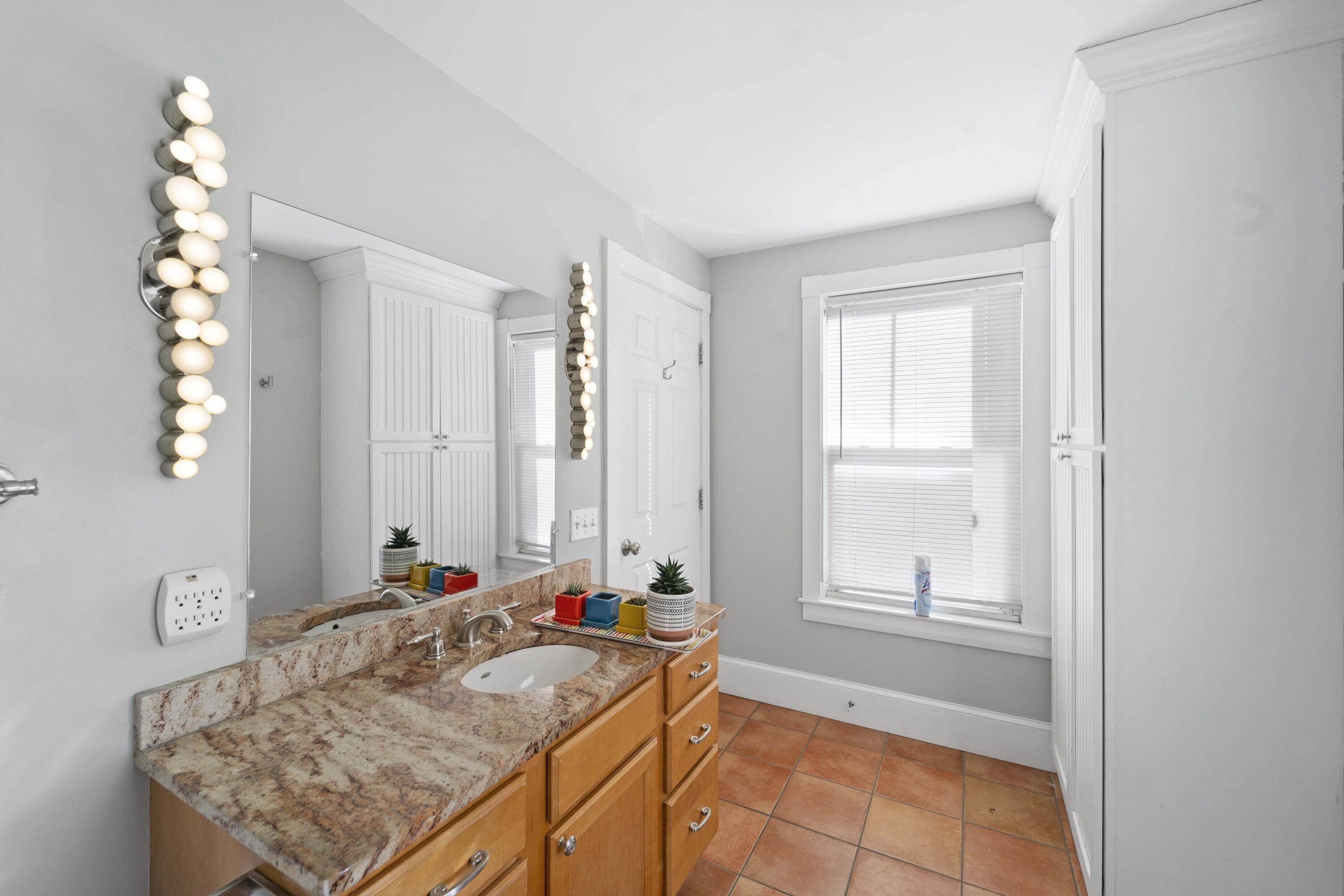 236 West Broadway Bangor, ME 04401 - Photo 33 of 49 DSC01293-min