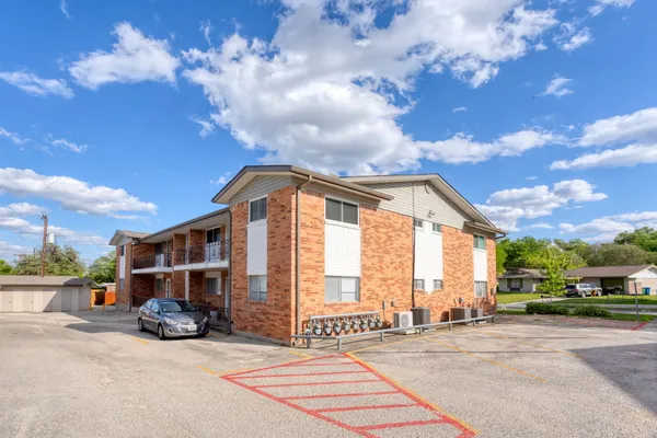 $120,000 | 201 West Silver Sands Drive, Unit 8, San Antonio, TX 78216