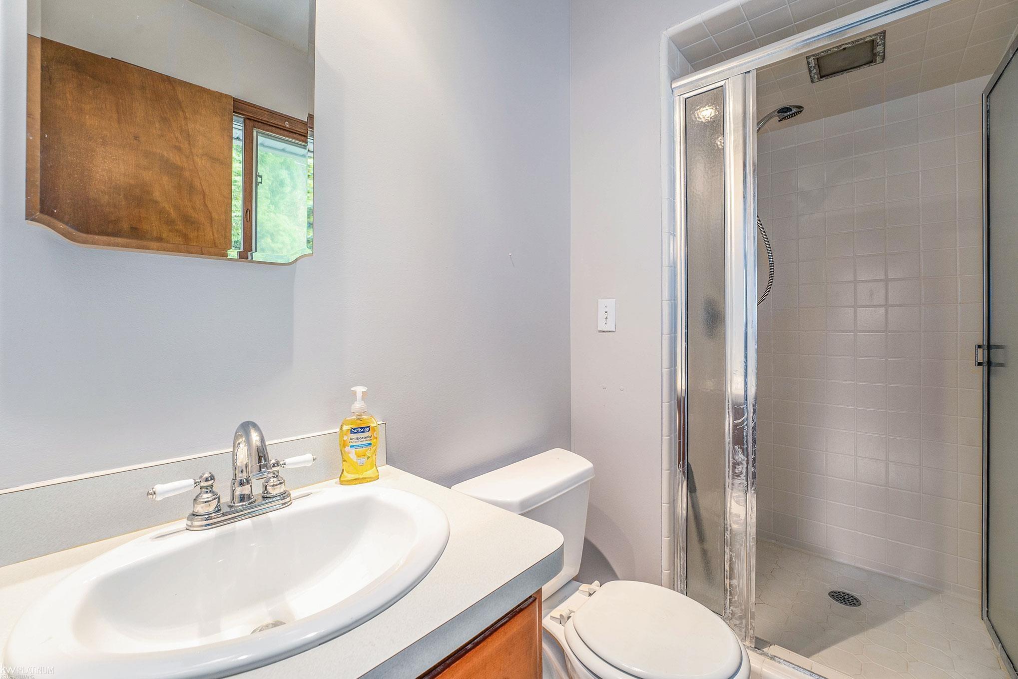 24585 Armada Ridge Road Armada, MI 48005 - Photo 15 of 29 50091502-14.JPG