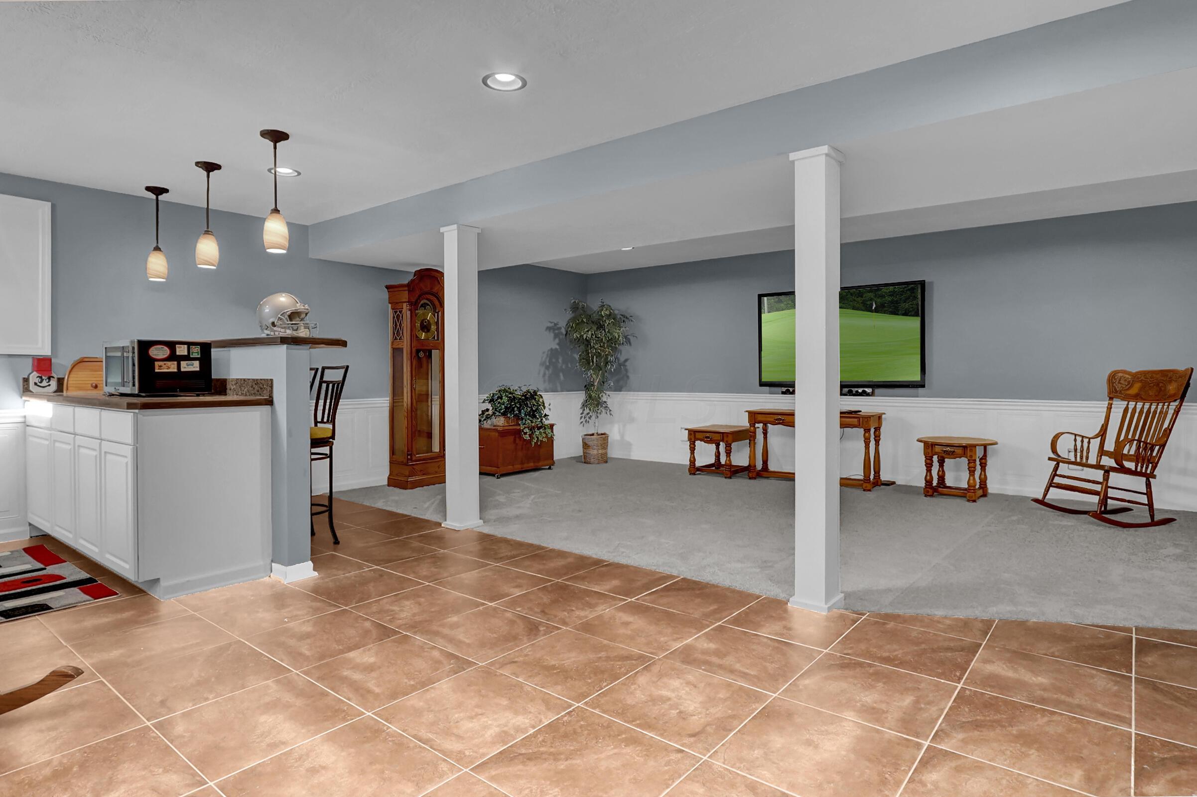2015 Crumley Road Southwest Lancaster, OH 43130 - Photo 27 of 43 IMG_0243
