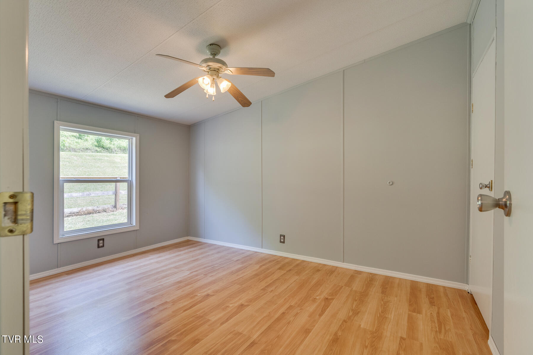 100 Log Cabin Road Greeneville, TN 37743 - Photo 20 of 41 020