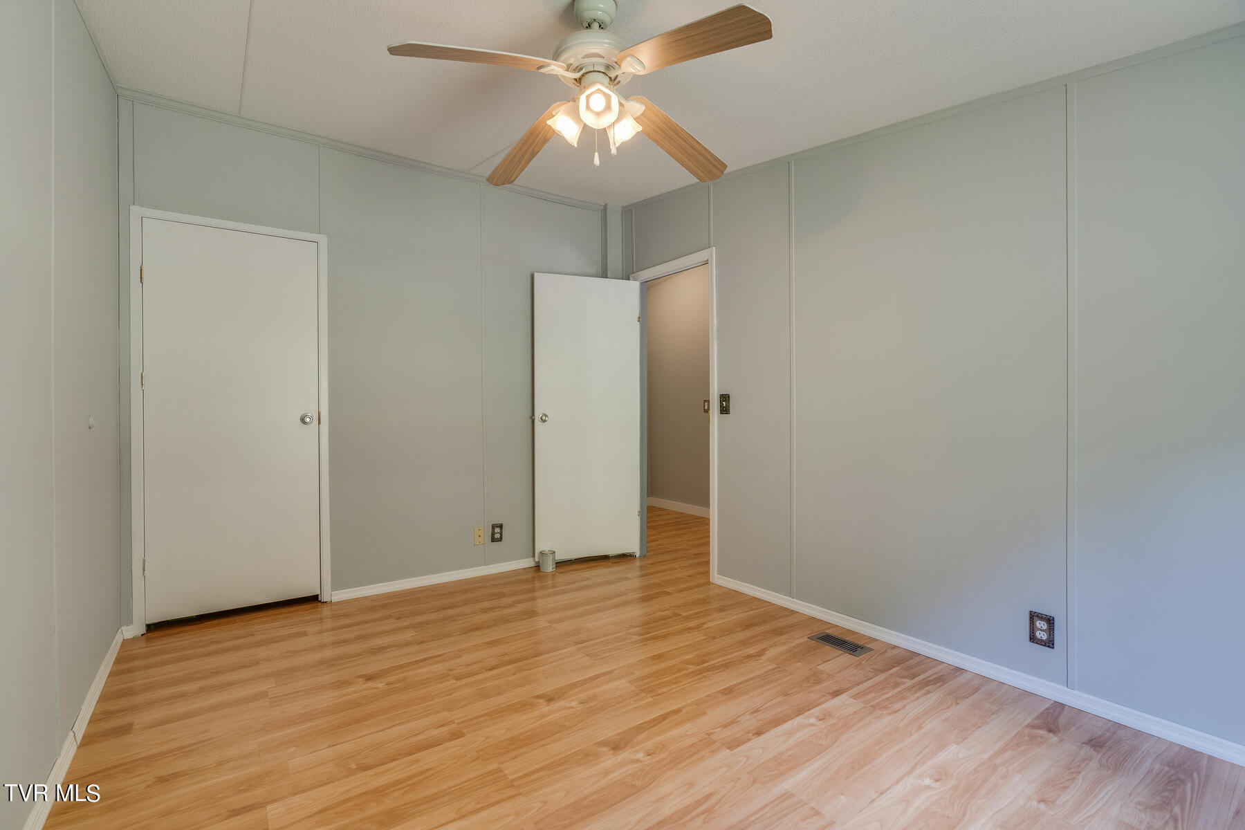 100 Log Cabin Road Greeneville, TN 37743 - Photo 22 of 41 022