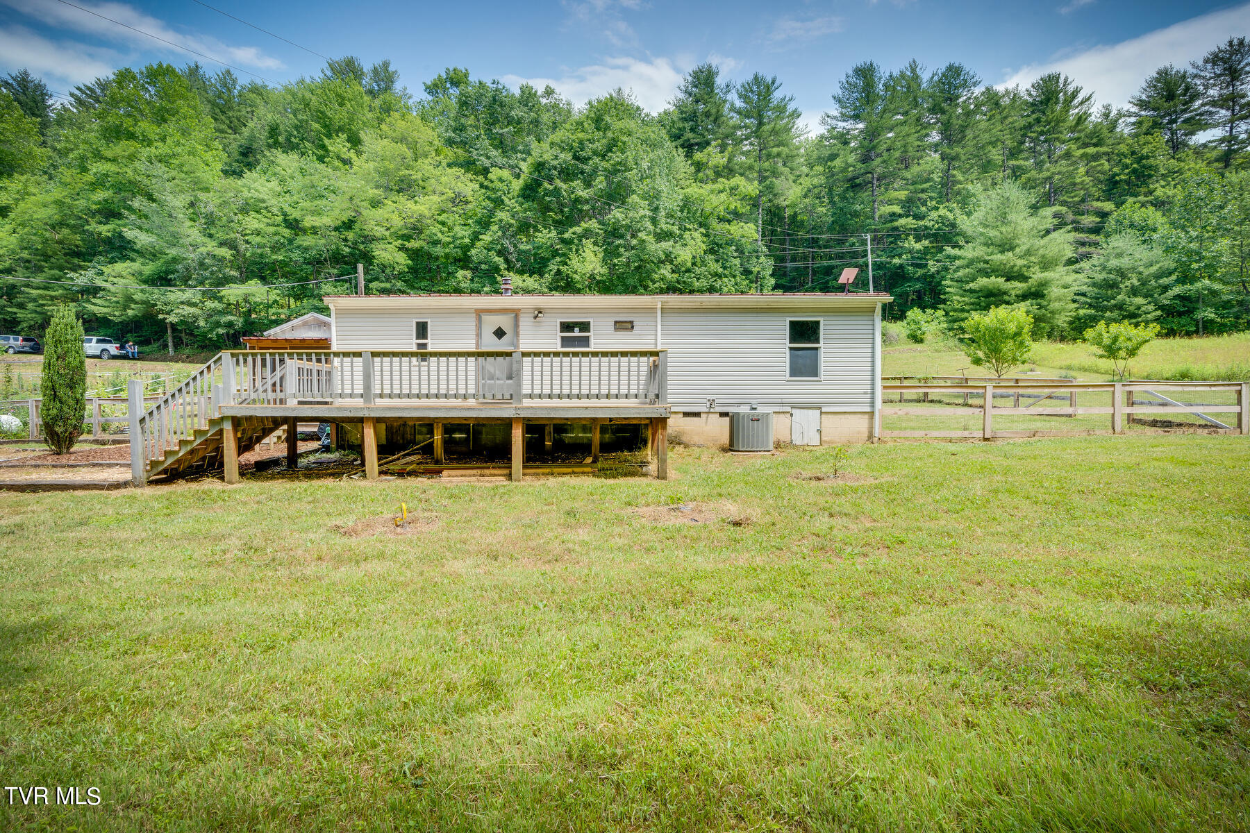 100 Log Cabin Road Greeneville, TN 37743 - Photo 29 of 41 029