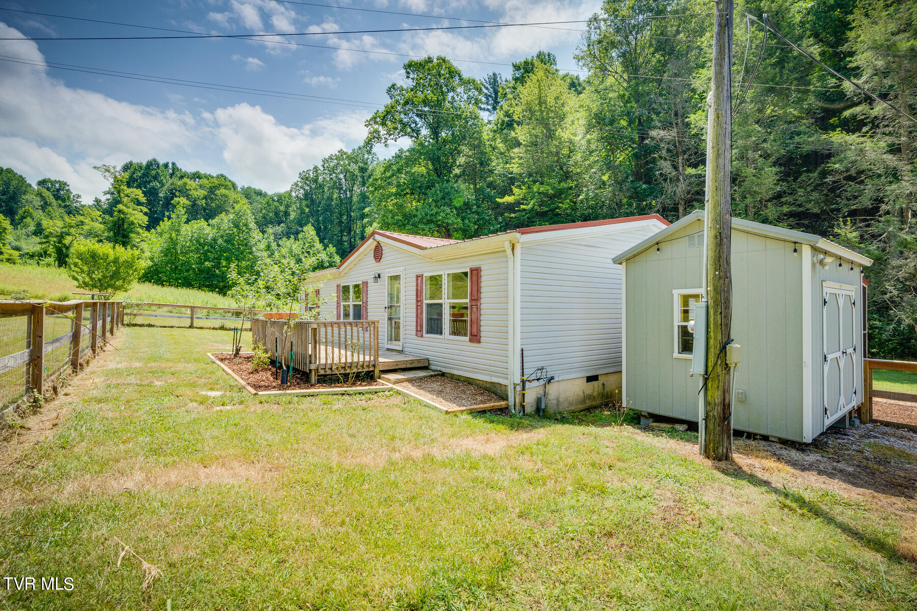 100 Log Cabin Road Greeneville, TN 37743 - Photo 3 of 41 003