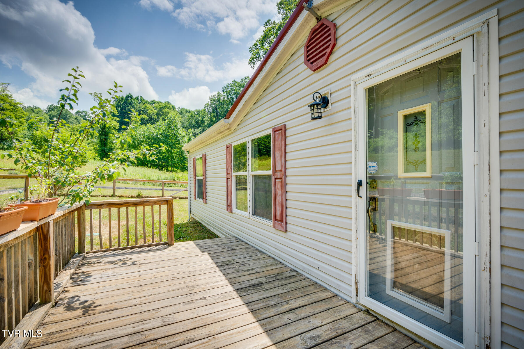 100 Log Cabin Road Greeneville, TN 37743 - Photo 6 of 41 006