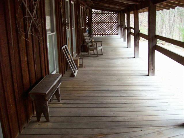 9528 Sinking Creek Road Linden, TN 37096 - Photo 2 of 18 Gallery Image 2