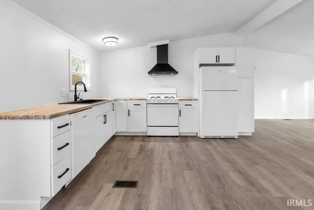 $224,000 | 4700 Pottawatomie Pt Road, Logansport, IN 46947