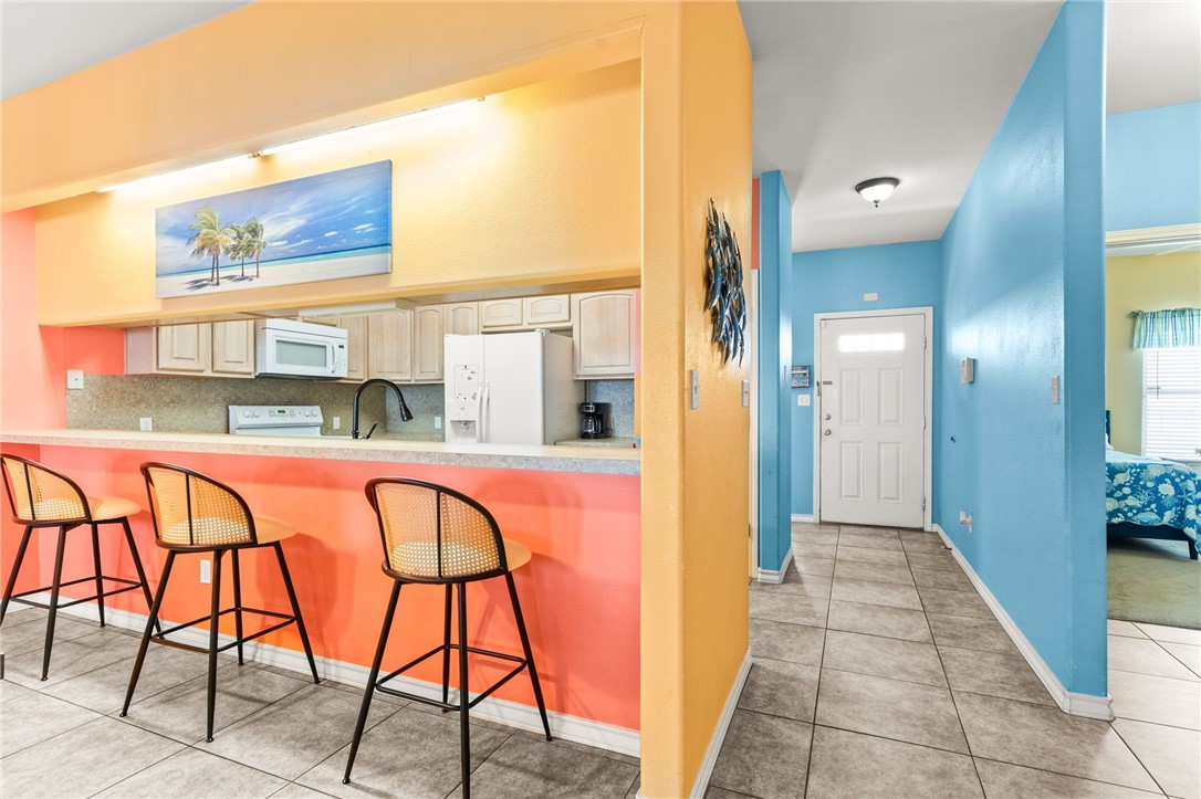 14427 Compass Street, Unit B14 Corpus Christi, TX 78418 - Photo 7 of 25