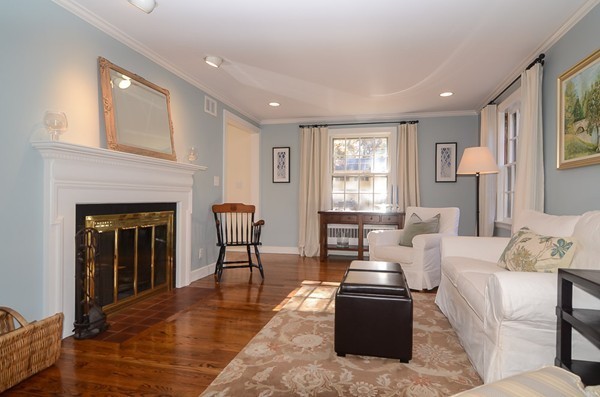 23 Shirley Road Wellesley, MA 02482 - Photo 4 of 25