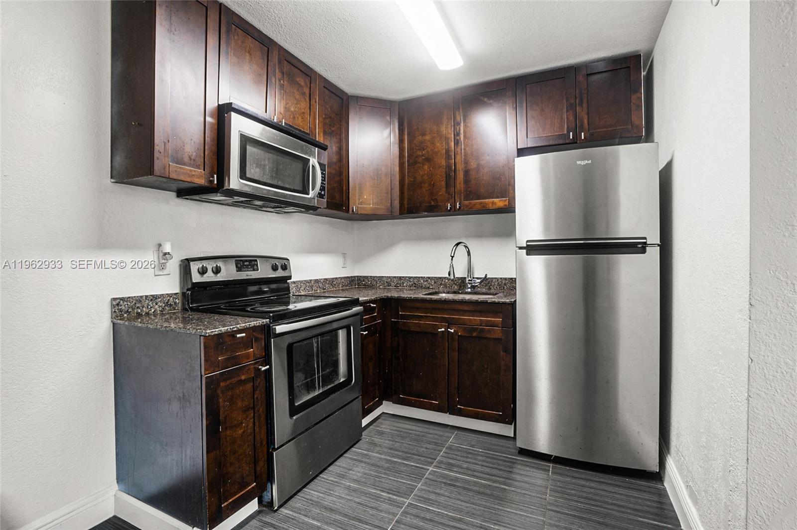 37 Southwest 14th Street, Unit 19 Dania Beach, FL 33004 - Photo 3 of 27