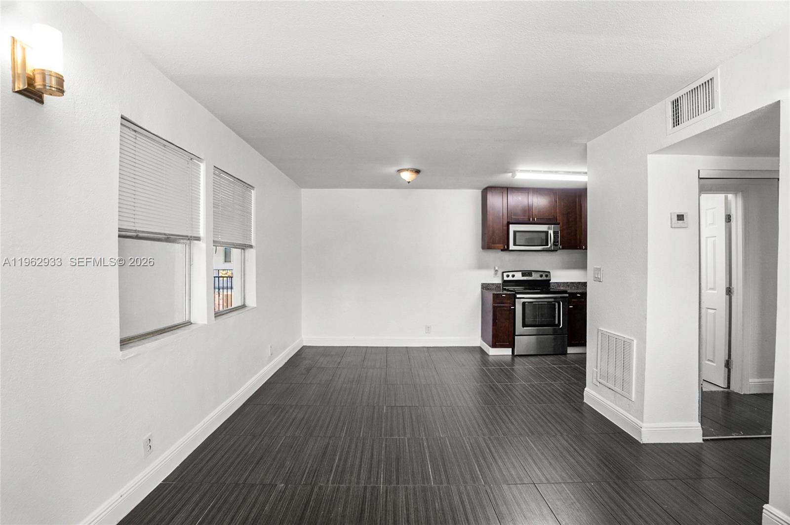 37 Southwest 14th Street, Unit 19 Dania Beach, FL 33004 - Photo 5 of 27
