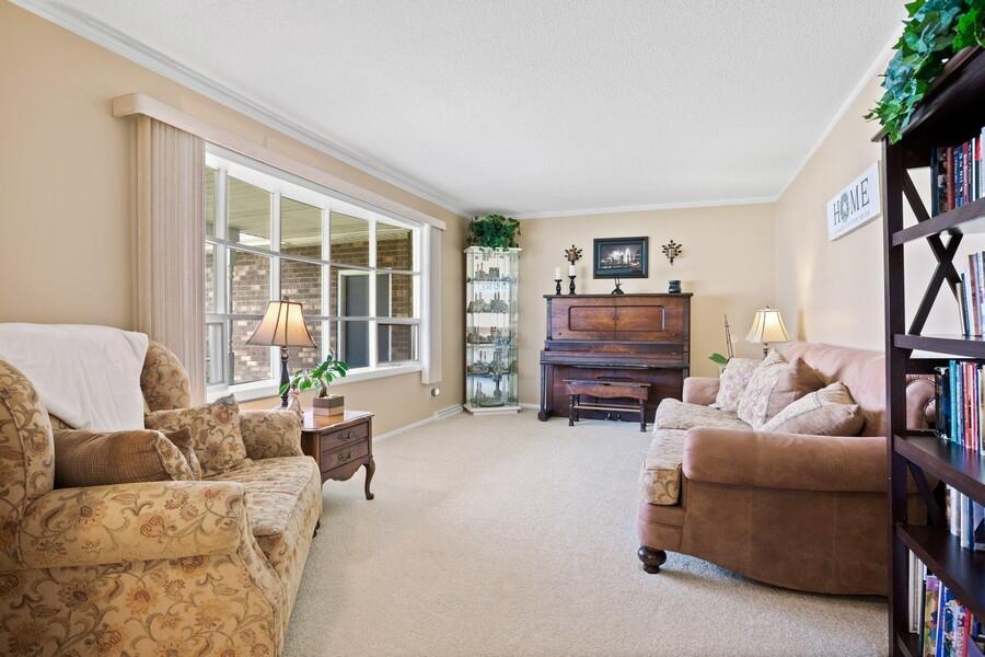 1532 Jasmine Road St. Joseph, MI 49085 - Photo 7 of 18 Living room